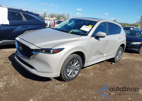 2024 Mazda Cx-5 2.5 S Preferred z USA, uszkodzony, nr VIN JM3KFBCL3R0447838